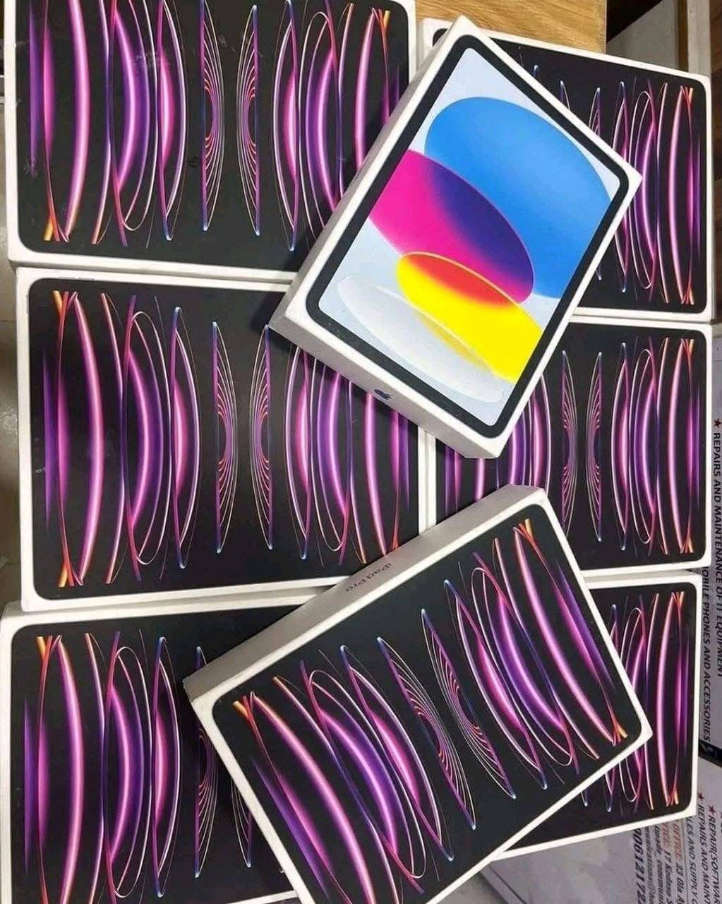 iPad Pro Pallet - Multiple Generations - Image 1