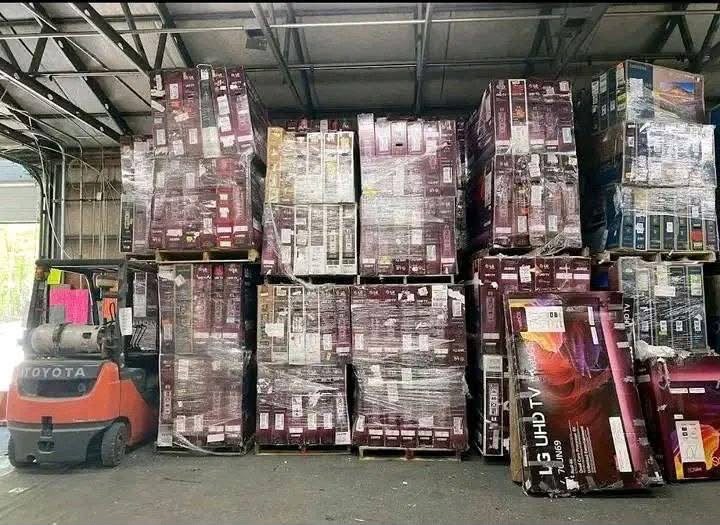 Flat Screen TV Pallet - Mixed Sizes - Image 1